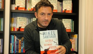 Mikel Santiago